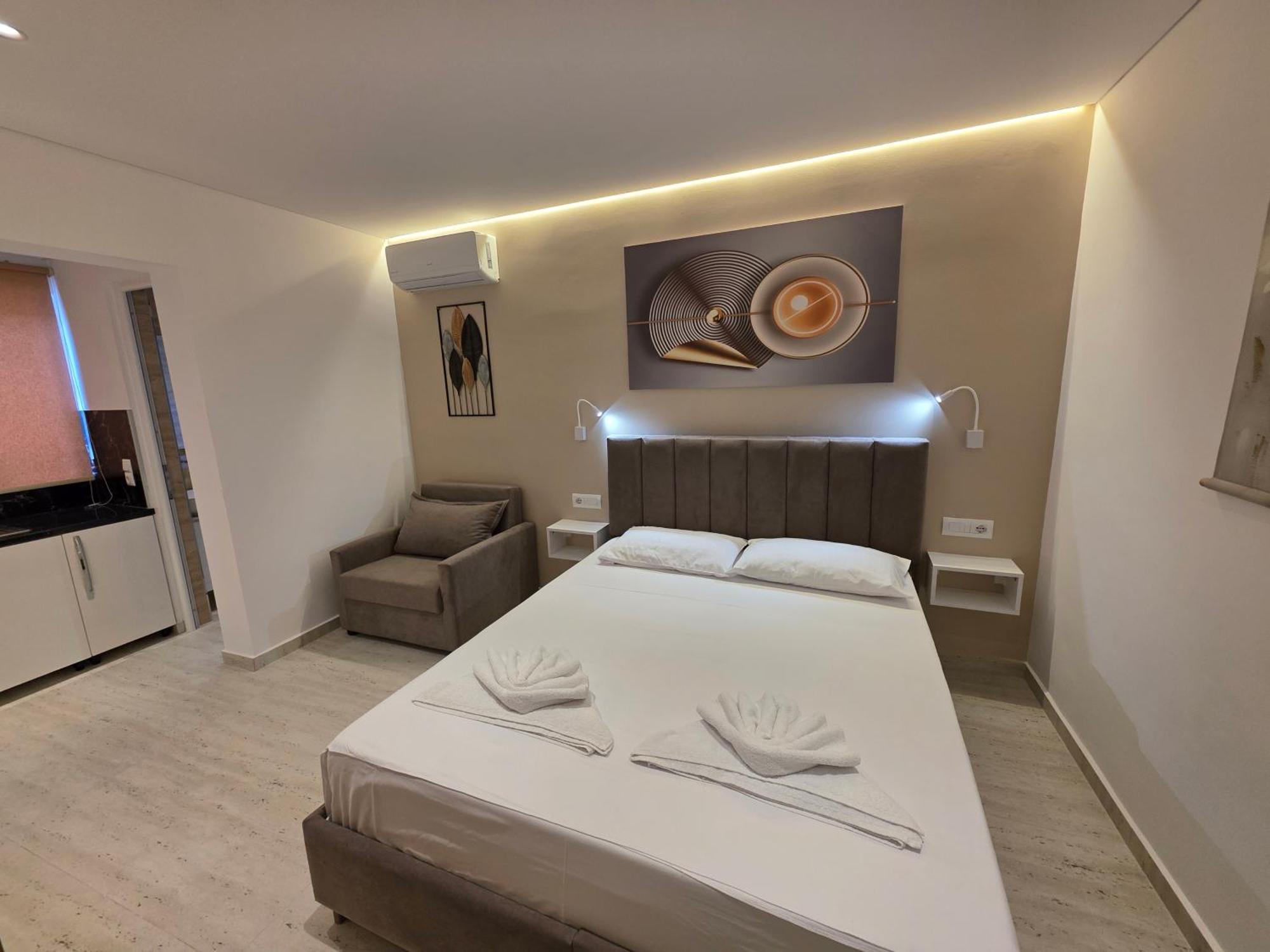Apartments Veliaj คซามิล ภายนอก รูปภาพ