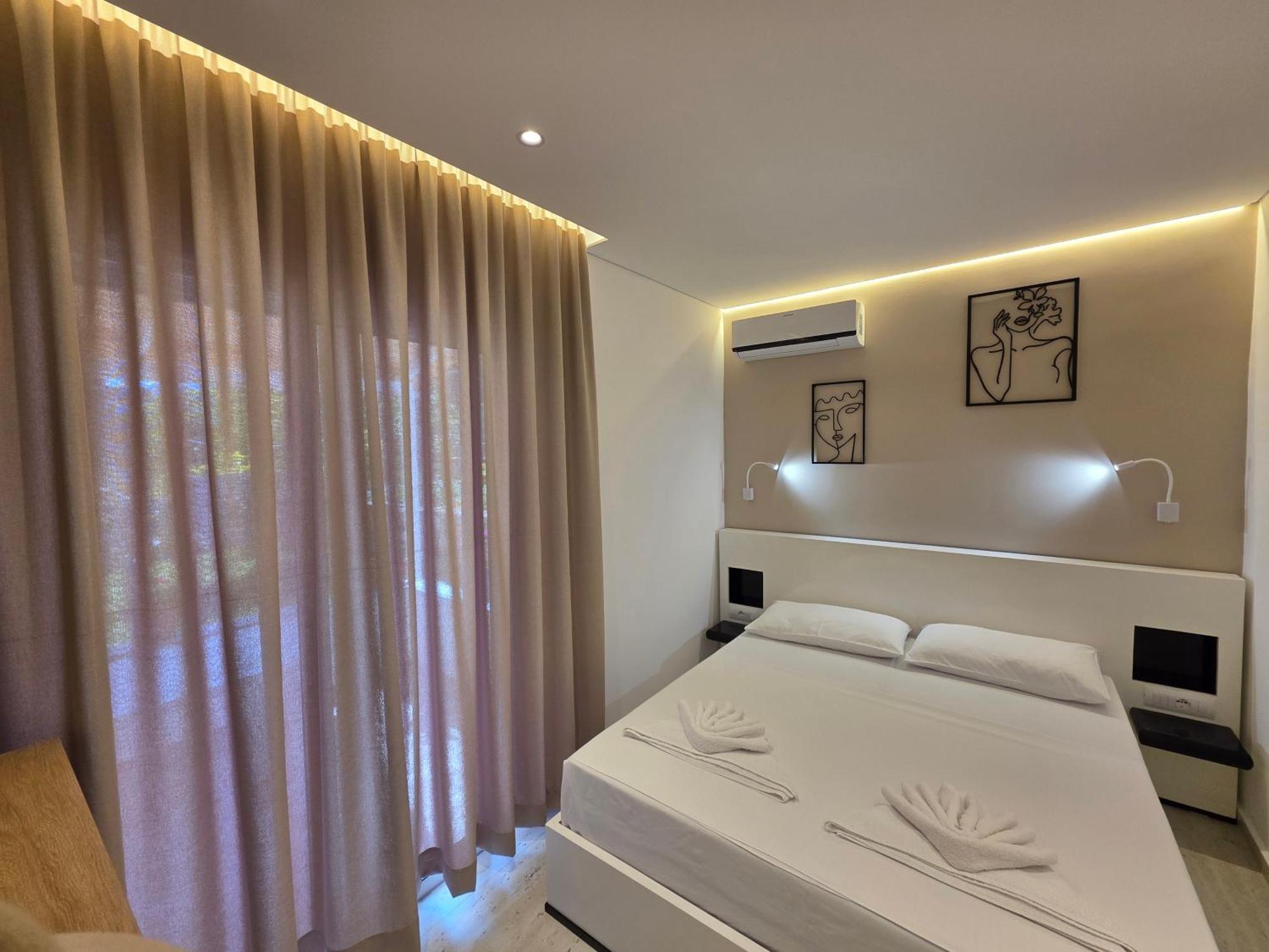 Apartments Veliaj คซามิล ภายนอก รูปภาพ