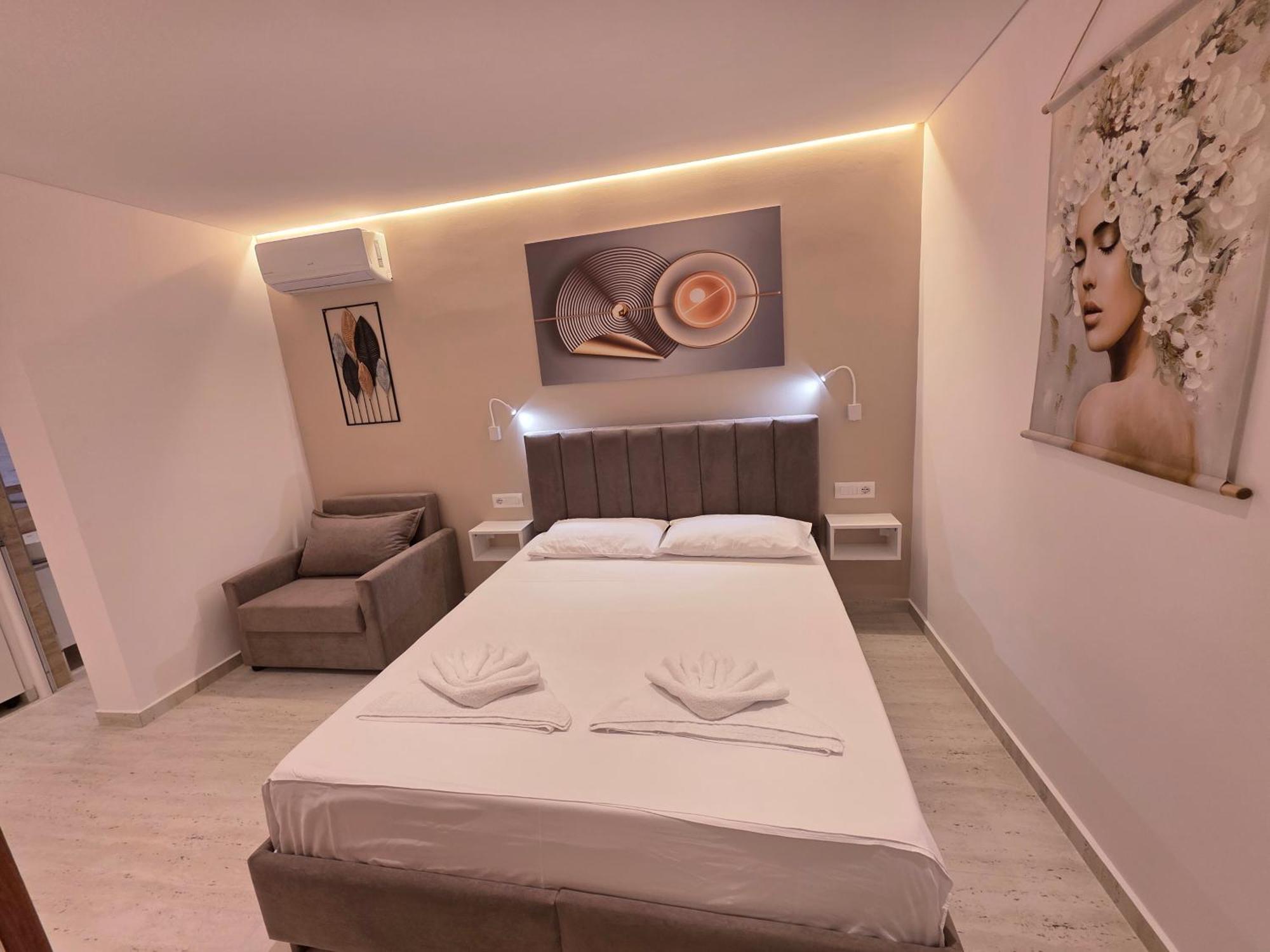 Apartments Veliaj คซามิล ภายนอก รูปภาพ
