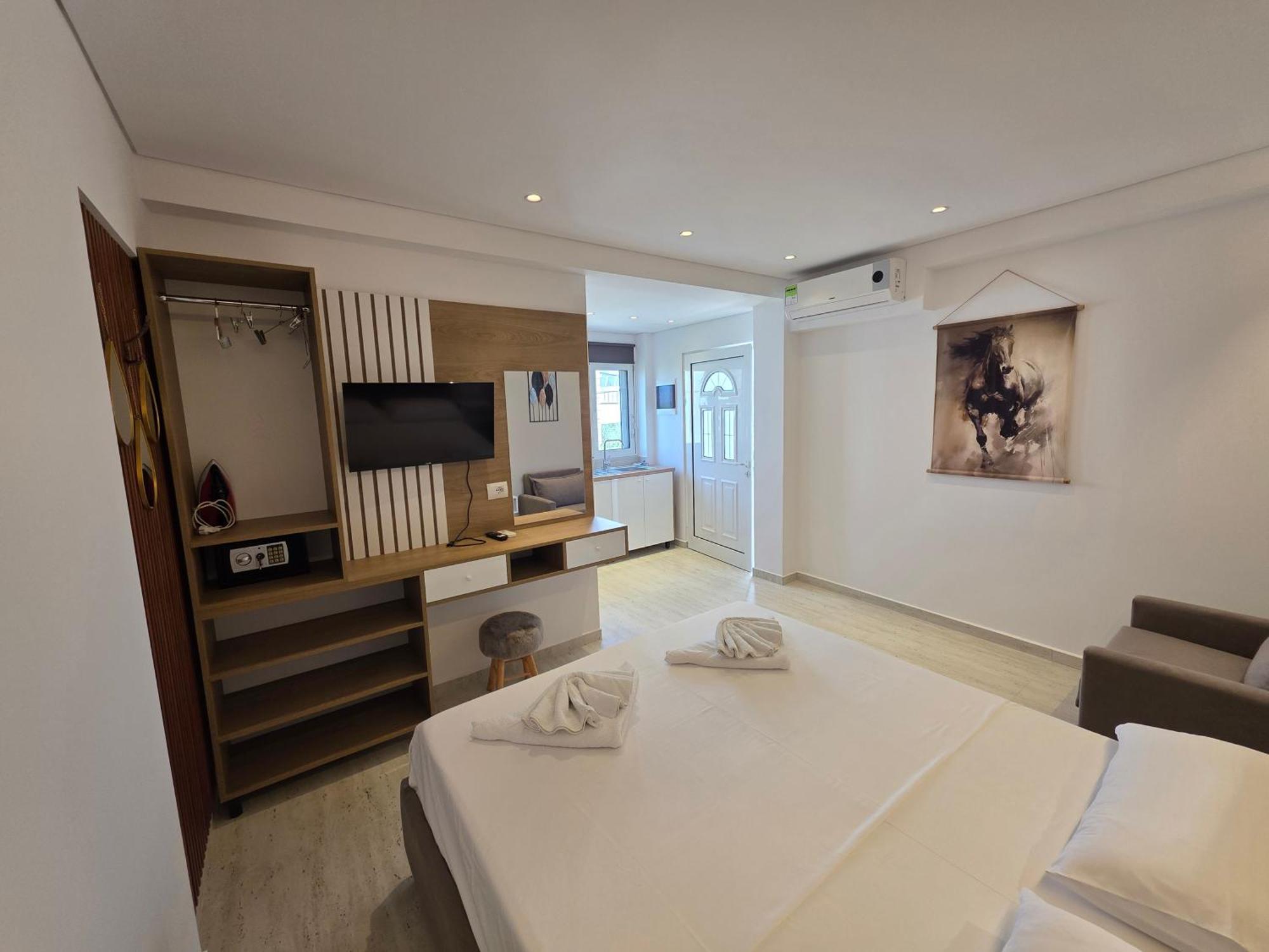 Apartments Veliaj คซามิล ภายนอก รูปภาพ